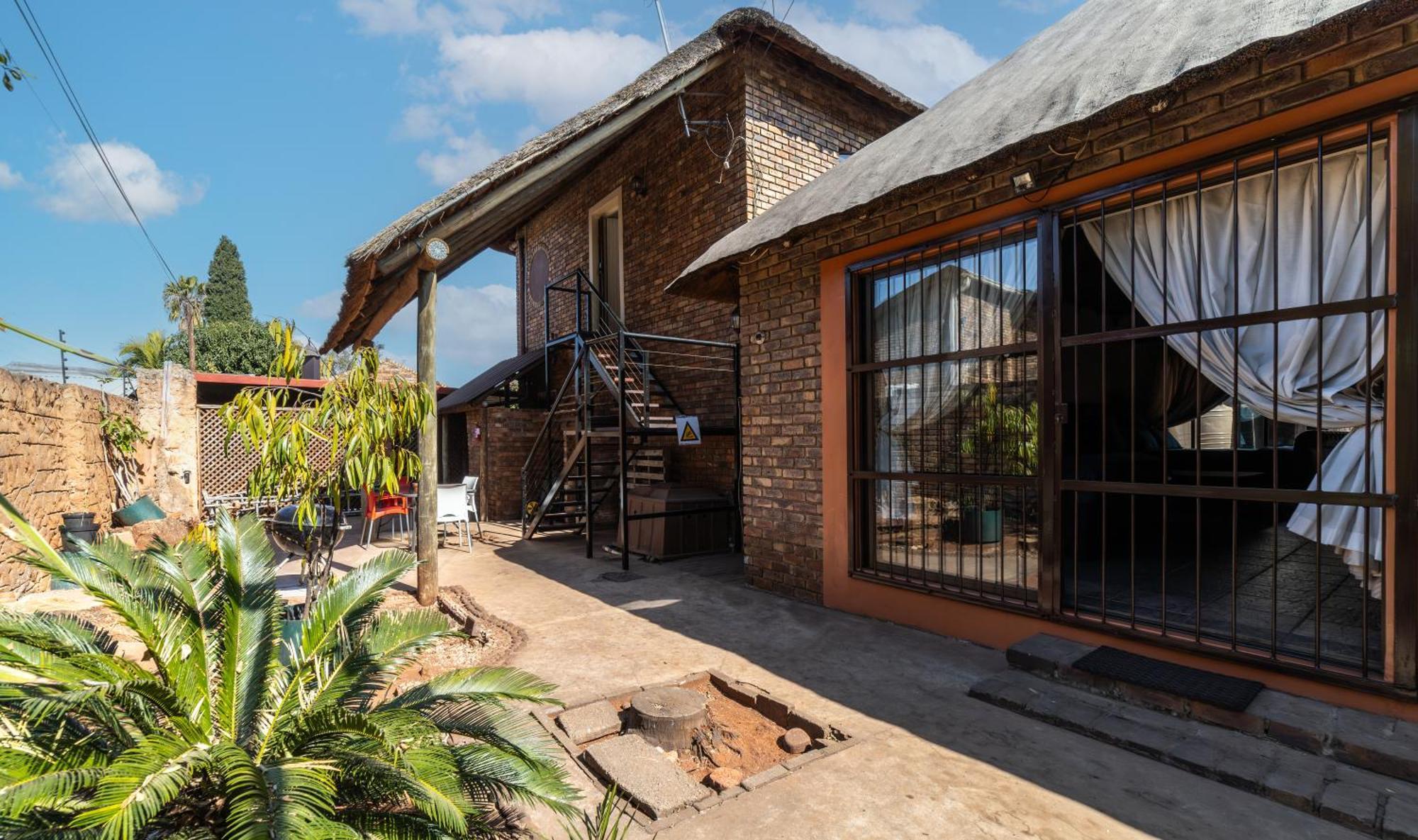 Thatch Haven Guesthouse Centurion Exterior foto